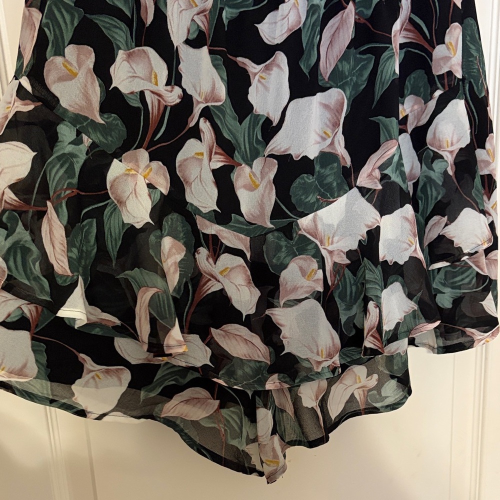 Express Floral Strapless Ruffle Romper - Picture 3 of 3